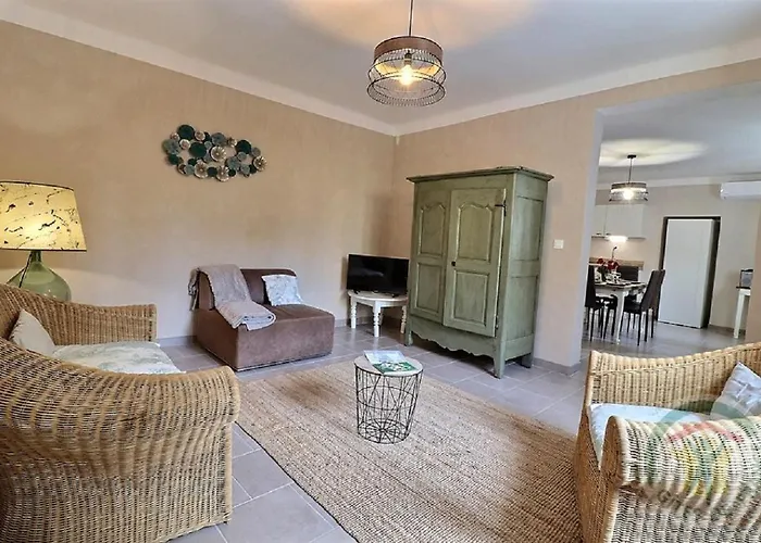 De L'eclotine Дом отдыха